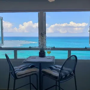 Apartment Breezy Beachfront With View Of Paradise